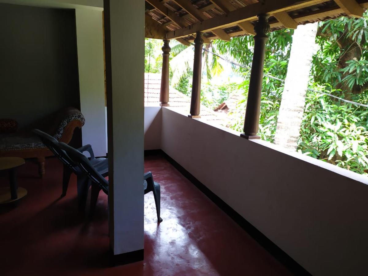 Ambadi'S Villa -Lake View Resort Pallipuram Екстер'єр фото