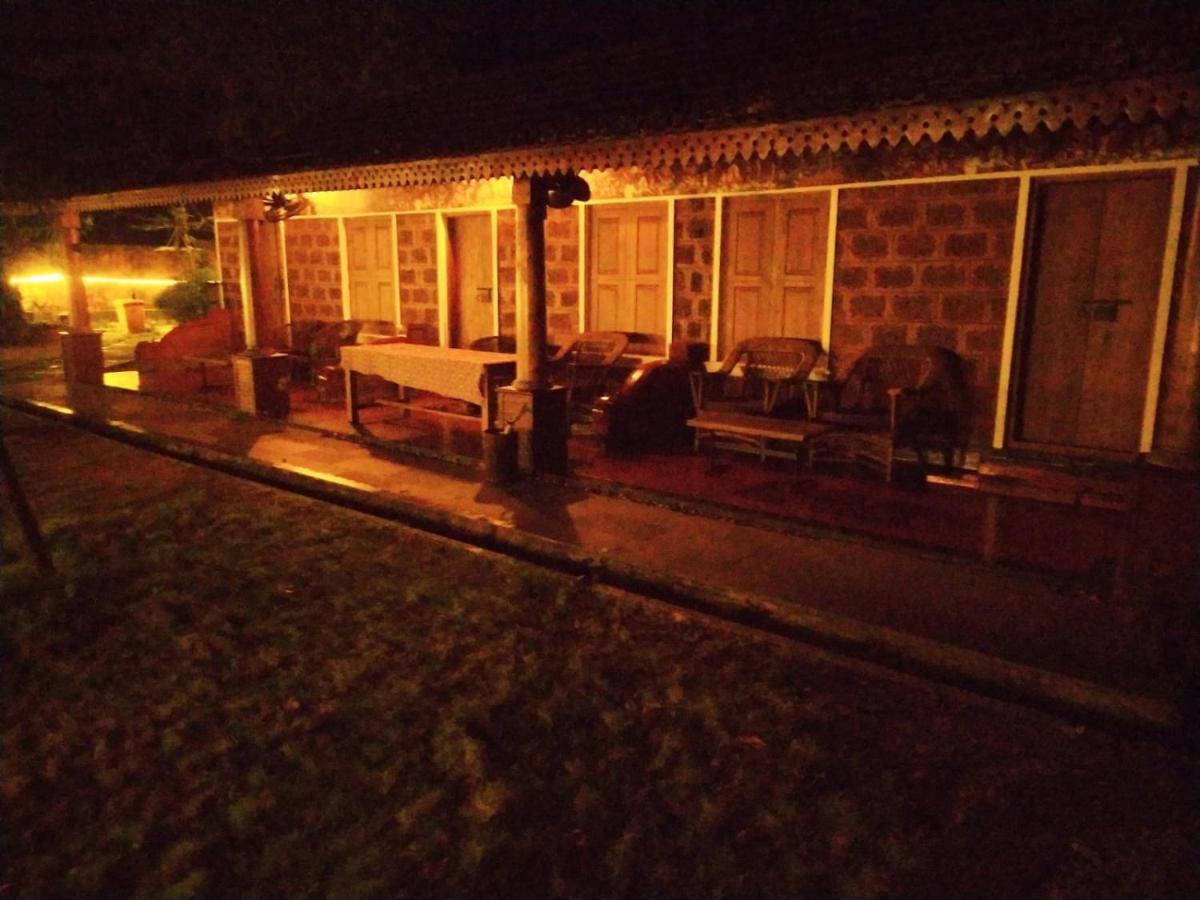 Ambadi'S Villa -Lake View Resort Pallipuram Екстер'єр фото