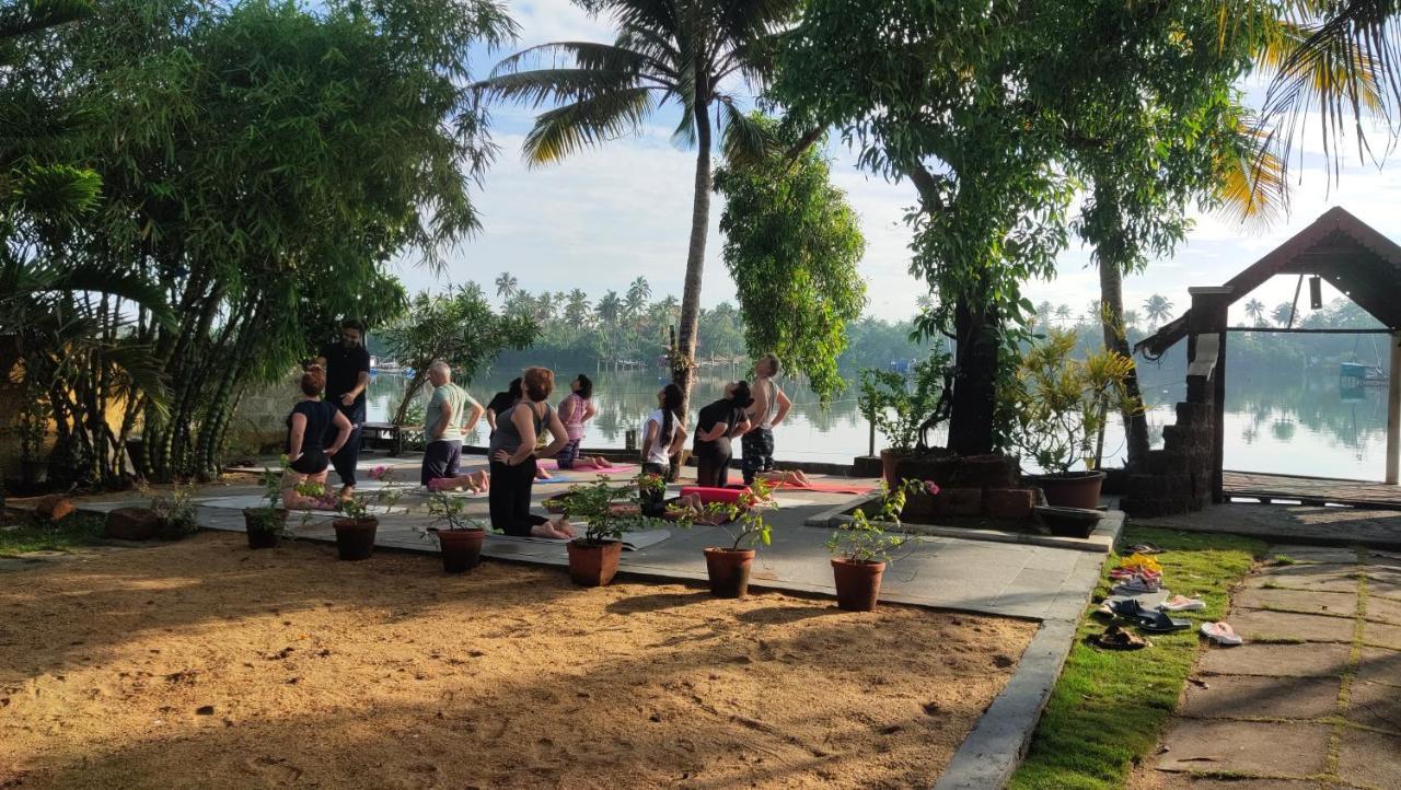 Ambadi'S Villa -Lake View Resort Pallipuram Екстер'єр фото