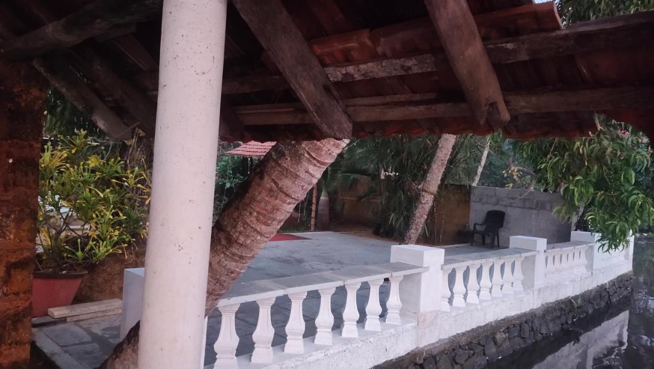 Ambadi'S Villa -Lake View Resort Pallipuram Екстер'єр фото