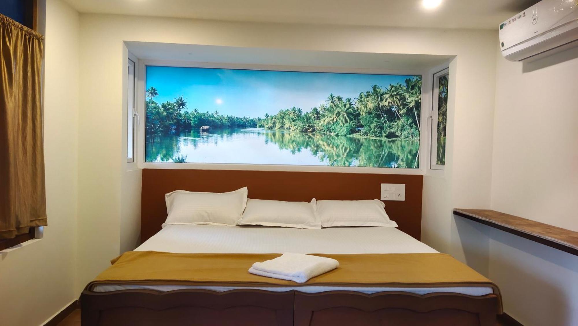 Ambadi'S Villa -Lake View Resort Pallipuram Екстер'єр фото