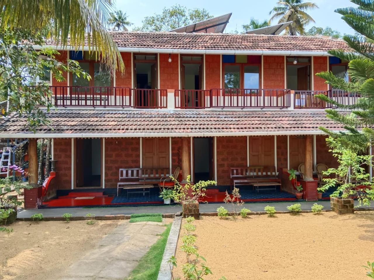 Ambadi'S Villa -Lake View Resort Pallipuram Екстер'єр фото