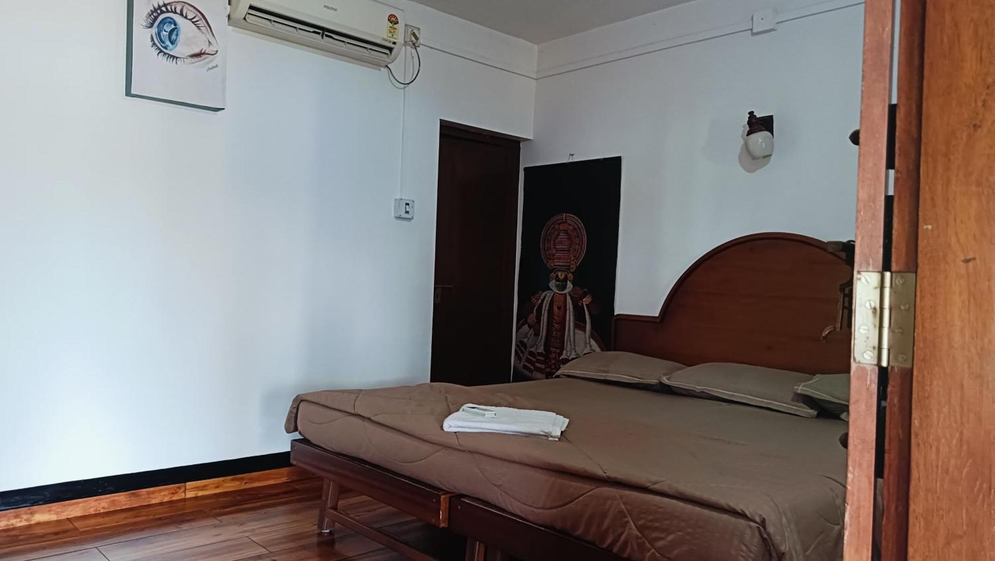 Ambadi'S Villa -Lake View Resort Pallipuram Екстер'єр фото