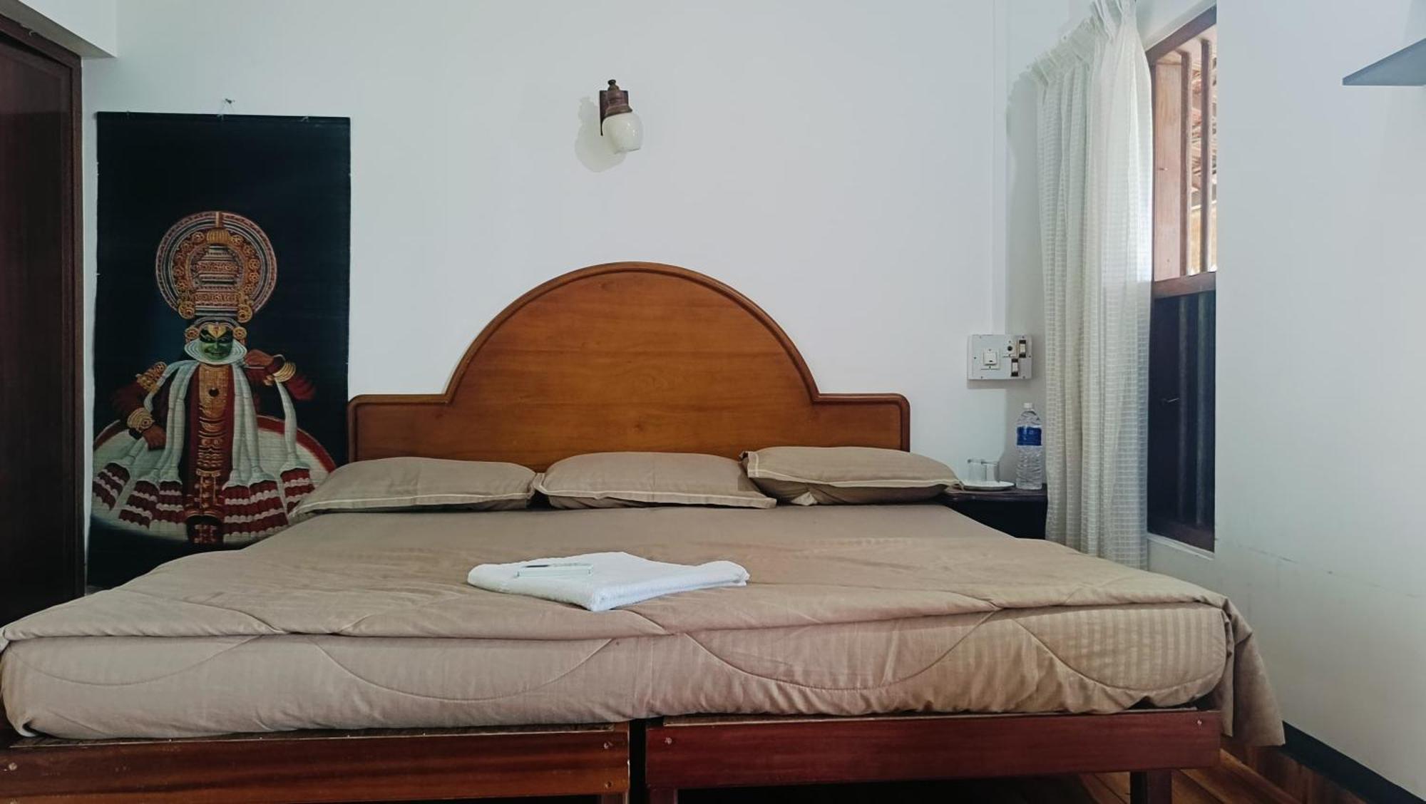 Ambadi'S Villa -Lake View Resort Pallipuram Екстер'єр фото
