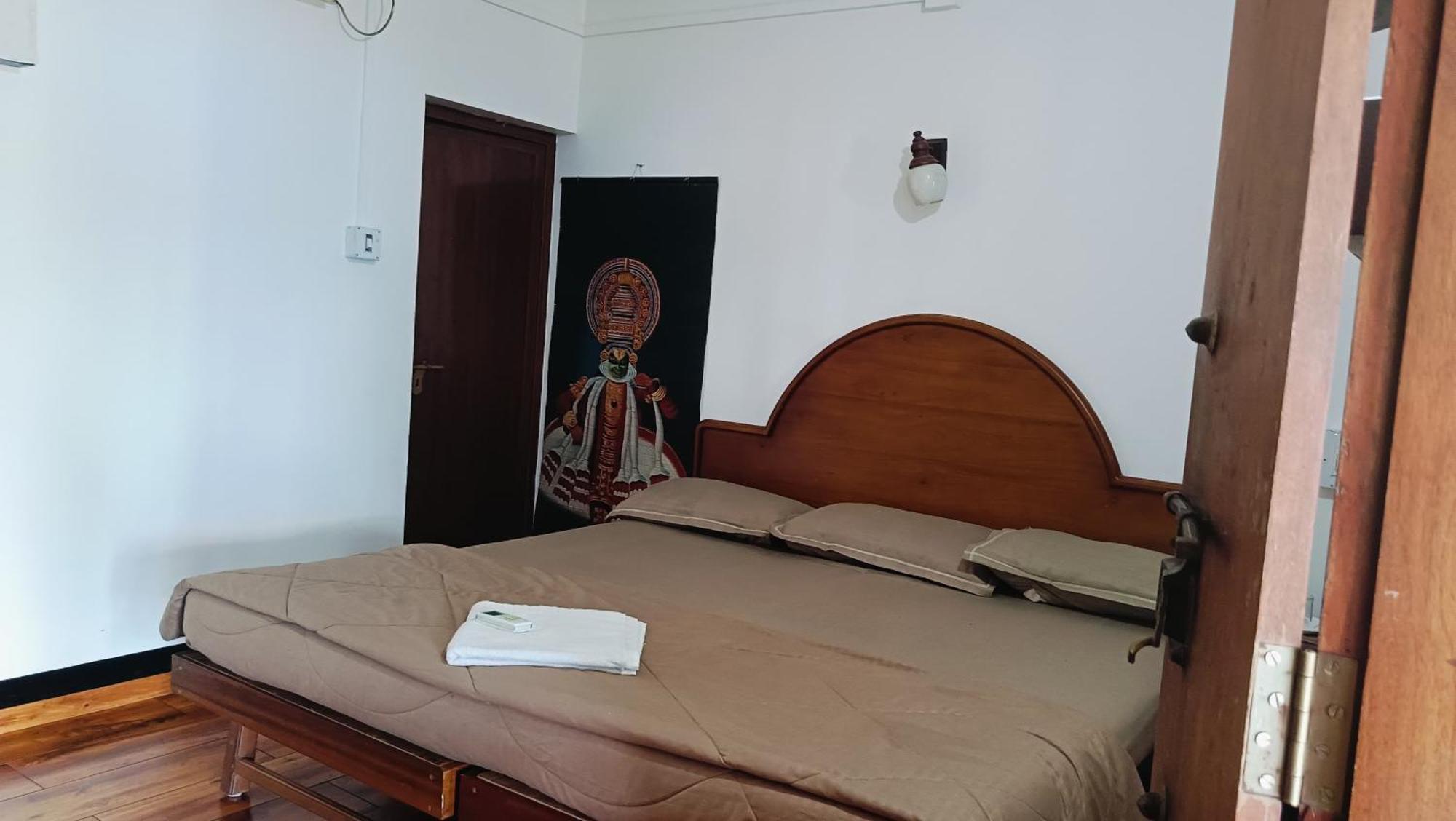 Ambadi'S Villa -Lake View Resort Pallipuram Екстер'єр фото