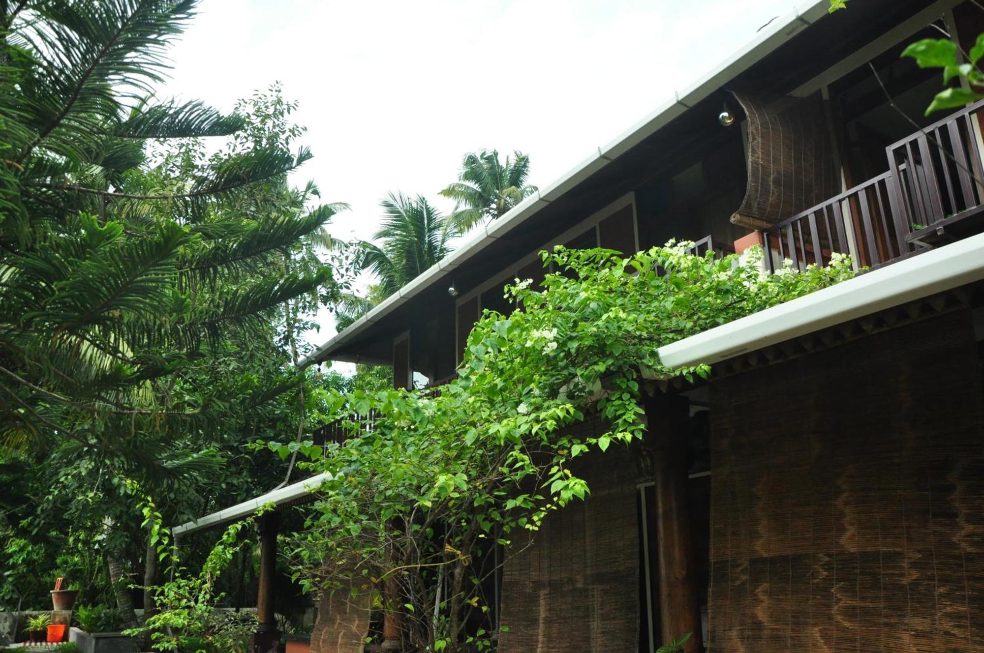Ambadi'S Villa -Lake View Resort Pallipuram Екстер'єр фото