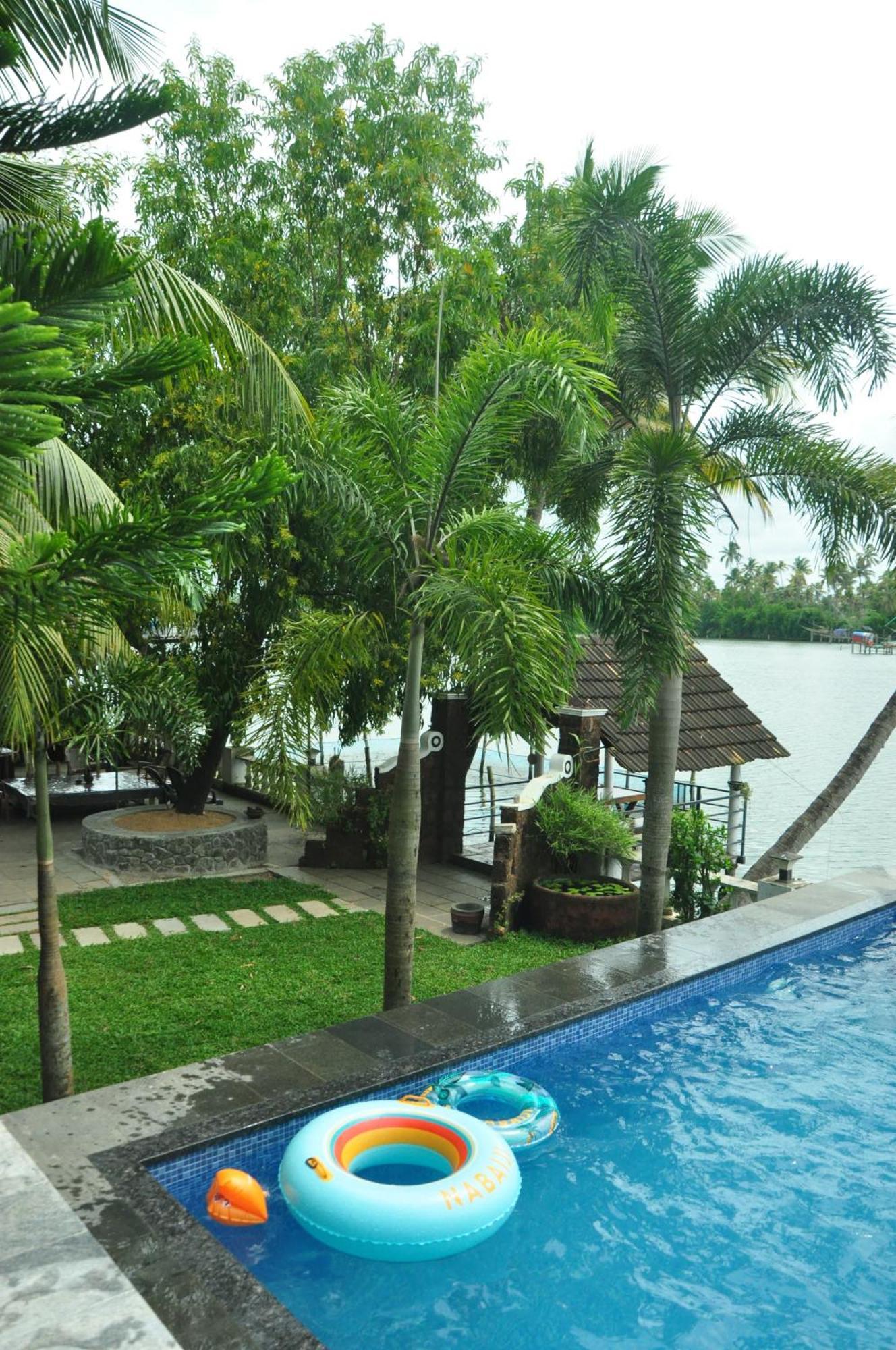 Ambadi'S Villa -Lake View Resort Pallipuram Екстер'єр фото